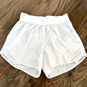 Lululemon size 4 Hotty Hot